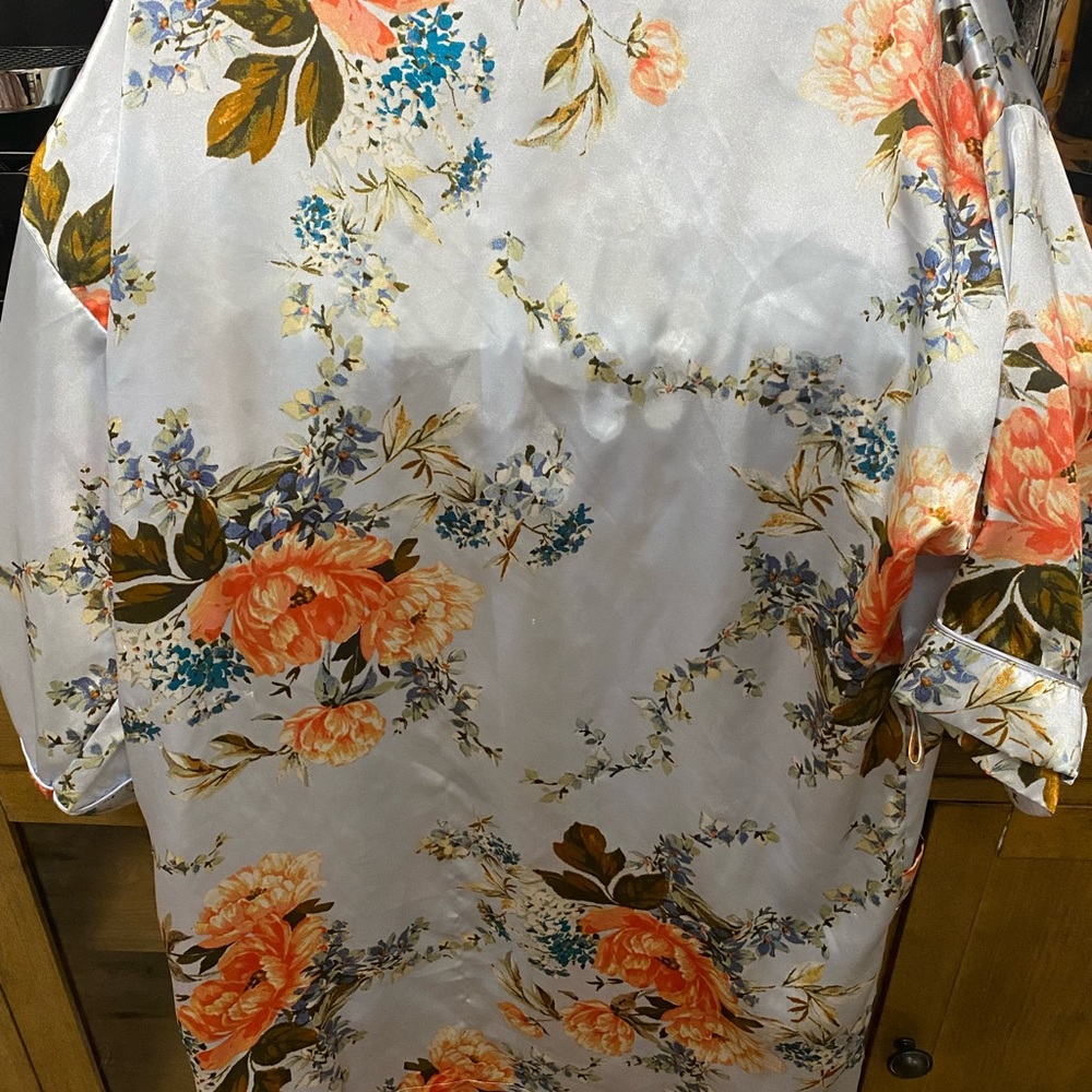 In Bloom Satin Floral Robe - Picture 2 of 5